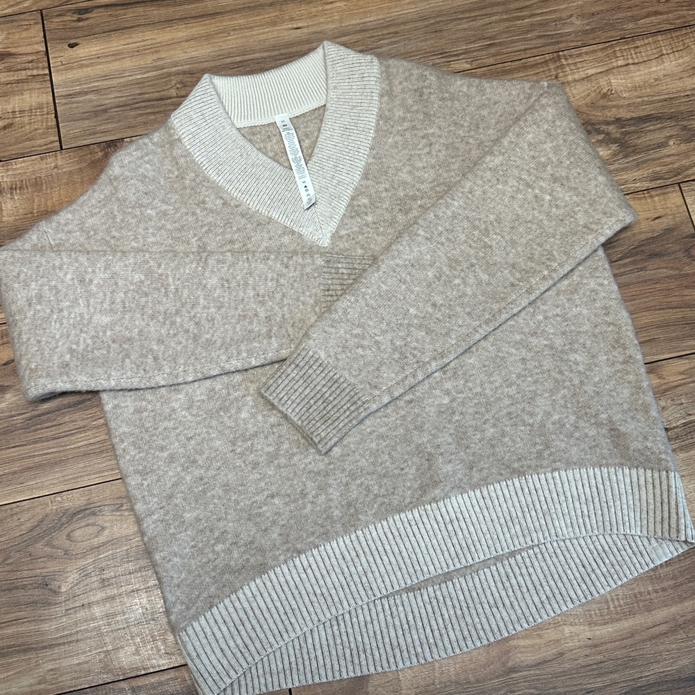 NWOT Beige V-Neck Lululemon alpaca & Moreno Wool blend knit Sweater. Size XS. - Picture 6 of 8